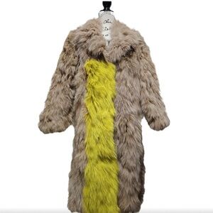 Luxurious Fur Coat in Tan and Yellow